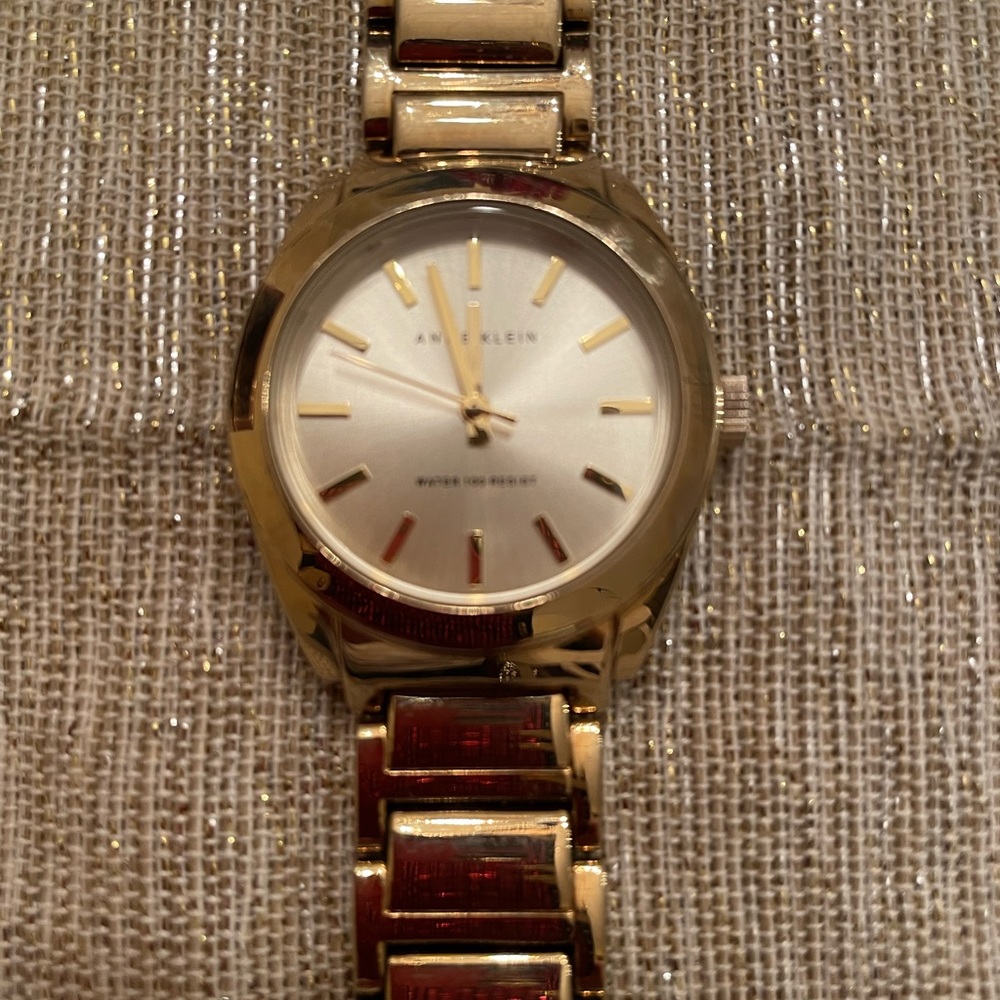 Anne Klein - Picture 3 of 8
